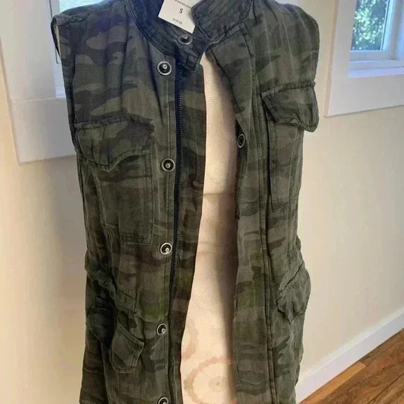 NWT Sanctuary camouflage vest XS - Picture 6 of 9